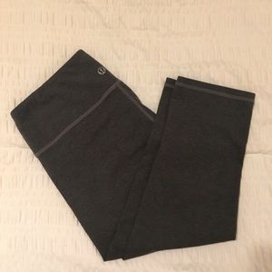 NWOT Lululemon Wunder Under Crops